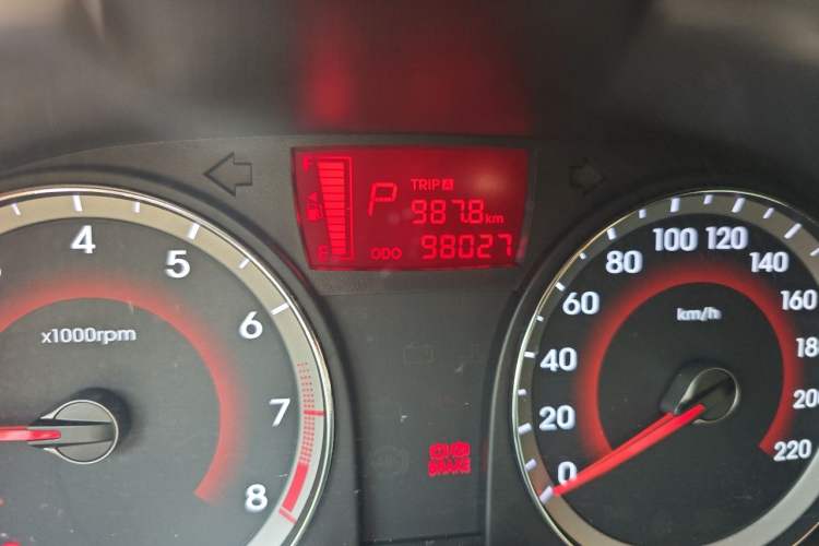 Used Hyundai Verna Ray 2014 1.4L Automatic GLX Odometer Close Up
