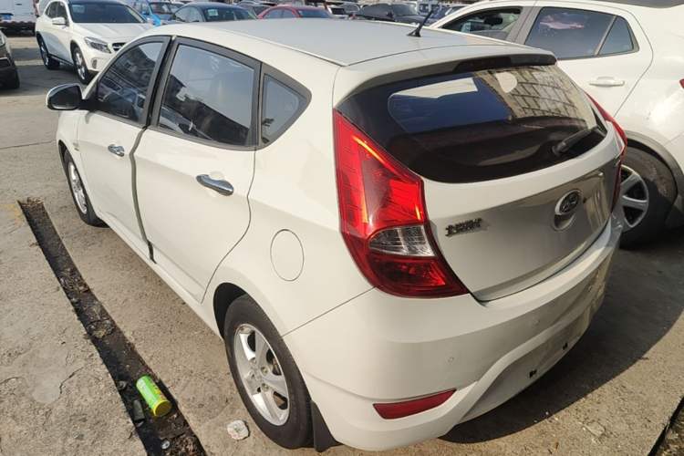 Used Hyundai Verna Ray 2014 1.4L Automatic GLX Rear Left 45 Deg