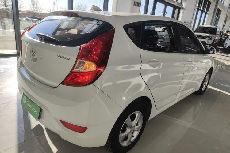 Used Hyundai Verna Ray 2014 1.4L Automatic GLX Rear Right 45 Deg