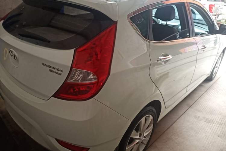 Used Hyundai Verna Ray 2014 1.6L Automatic TOP Rear Right 45 Deg