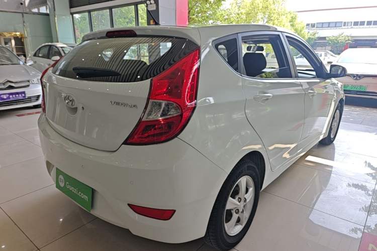 Used Hyundai Verna Ray 2014 1.4L Manual GLX Rear Right 45 Deg
