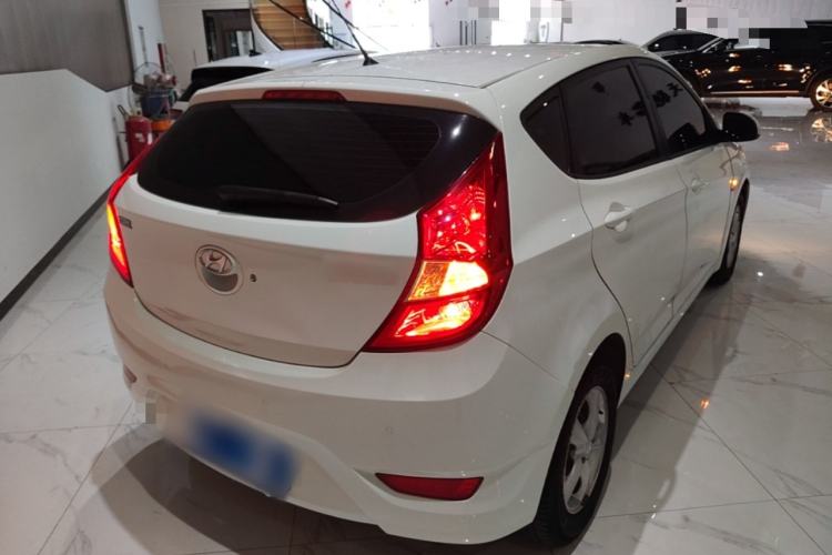 Used Hyundai Verna Ray 2014 1.4L Automatic GLX Rear Right 45 Deg