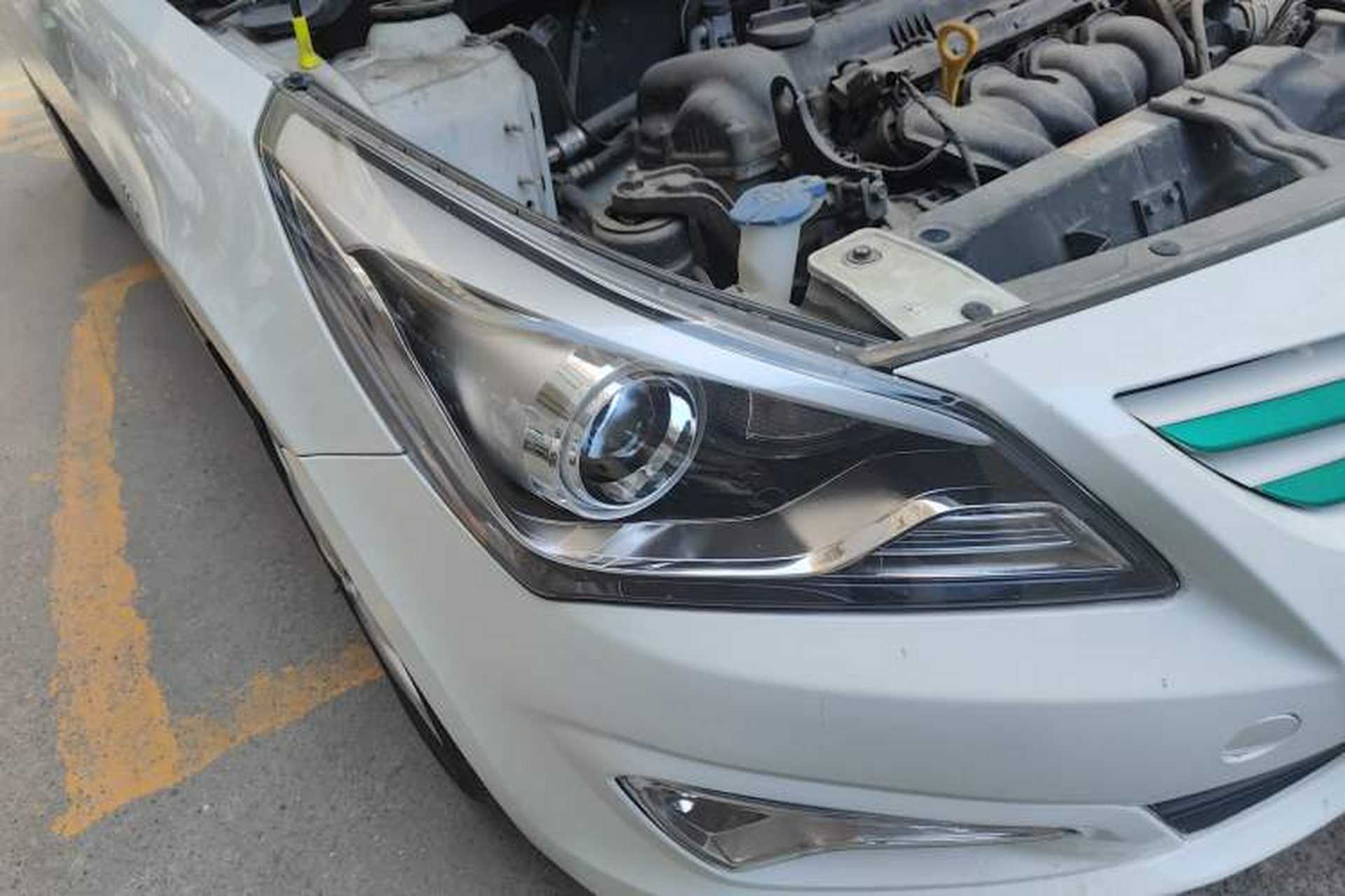 Used Hyundai Verna Ray 2014 1.6L Automatic TOP Right Front Headlight