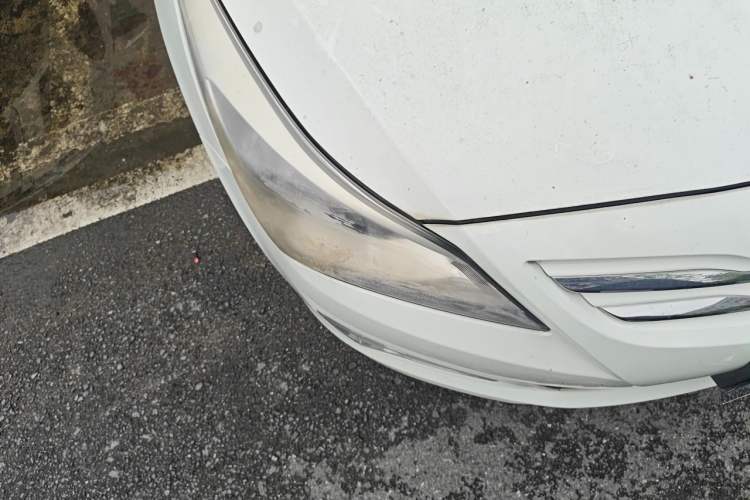 Used Hyundai Verna Ray 2014 1.4L Automatic GLX Right Front Headlight