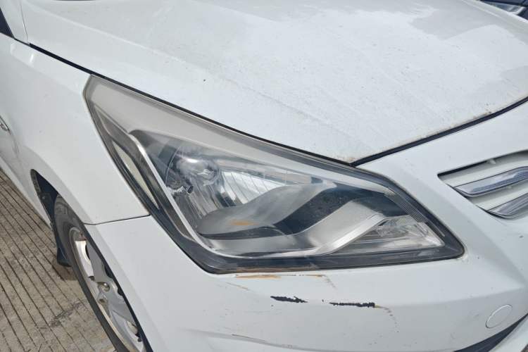 Used Hyundai Verna Ray 2014 1.4L Automatic GLX Right Front Headlight