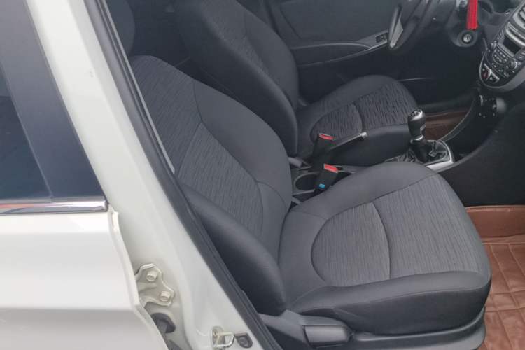 Used Hyundai Verna Ray 2014 1.4L Manual GLX Right Front Seat