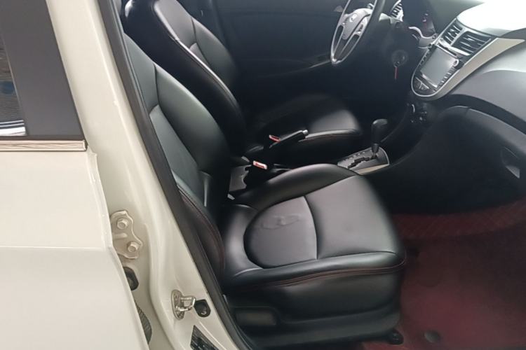 Used Hyundai Verna Ray 2014 1.4L Automatic GLX Right Front Seat