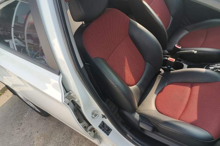 Used Hyundai Verna Ray 2014 1.4L Automatic GLX Right Front Seat