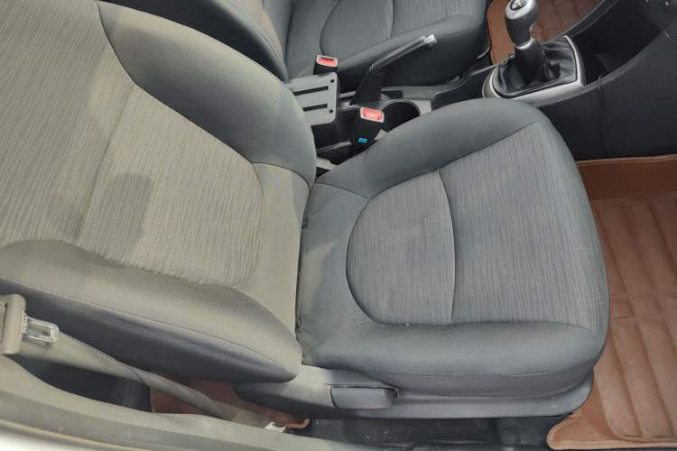 Used Hyundai Verna Ray 2014 1.4L Manual GLX Right Front Seat