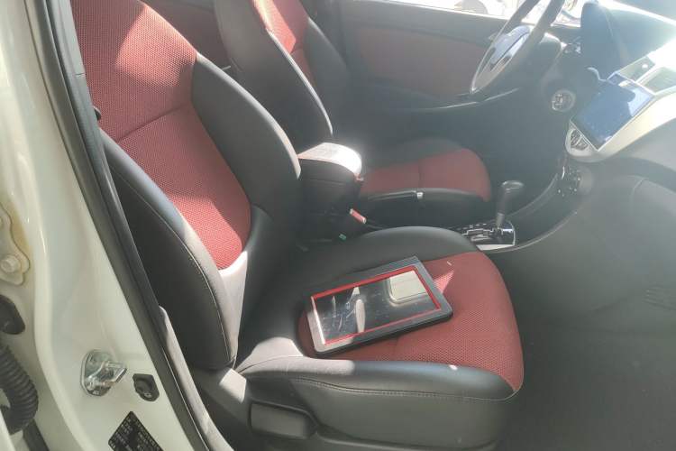 Used Hyundai Verna Ray 2014 1.4L Automatic GLX Right Front Seat