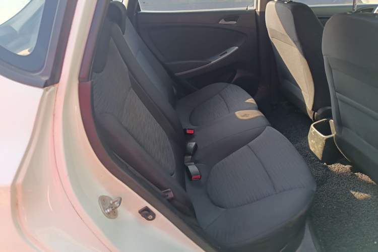 Used Hyundai Verna Ray 2014 1.4L Manual GLX Right Front Seat