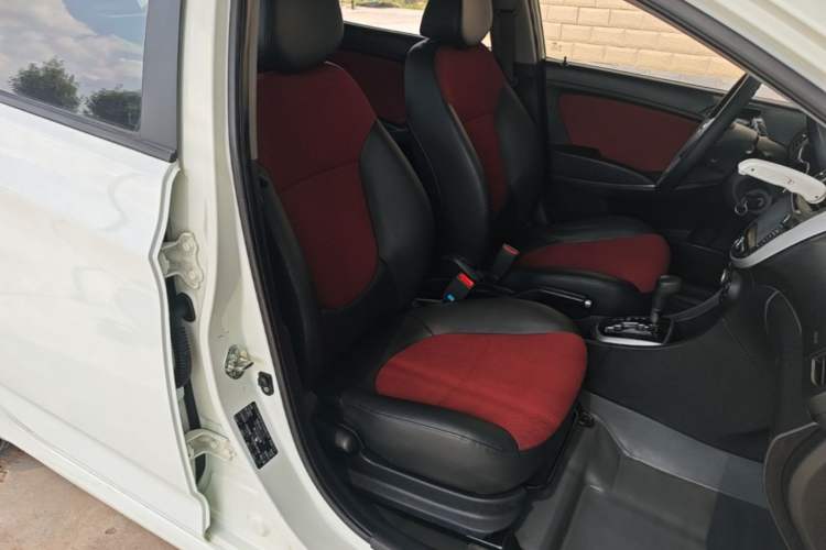 Used Hyundai Verna Ray 2014 1.4L Automatic GLX Right Front Seat