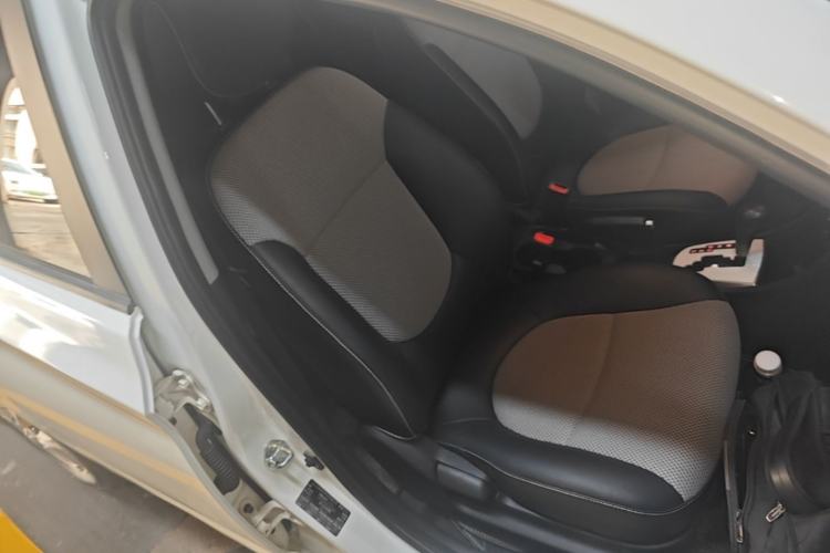 Used Hyundai Verna Ray 2014 1.4L Automatic GLX Right Front Seat