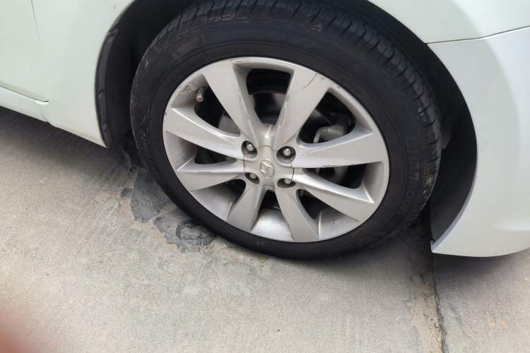 Used Hyundai Verna Ray 2014 1.6L Automatic TOP Right Front Wheel Hub