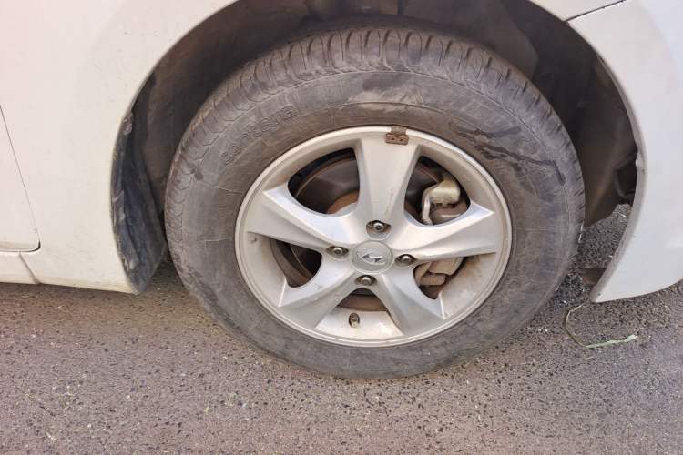 Used Hyundai Verna Ray 2014 1.4L Manual GLX Right Front Wheel Hub