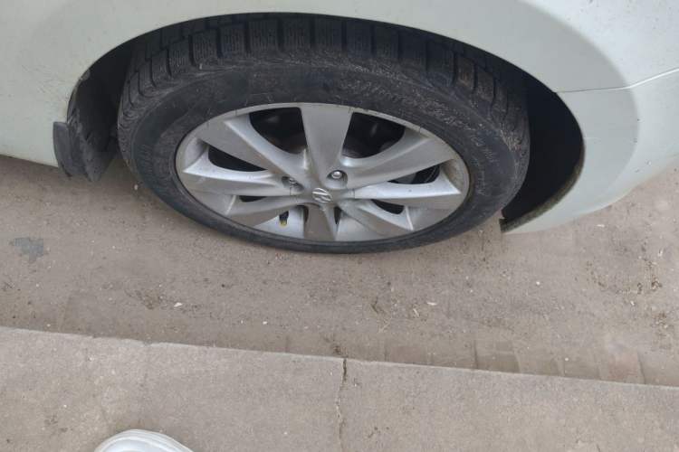 Used Hyundai Verna Ray 2014 1.6L Automatic TOP Right Front Wheel Hub