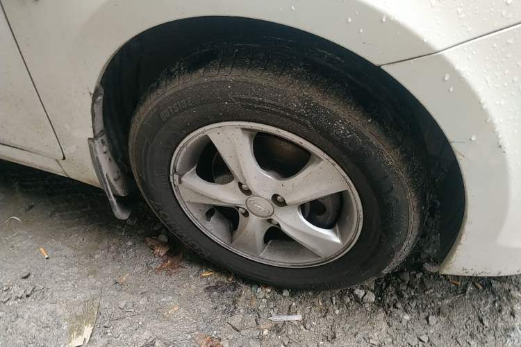Used Hyundai Verna Ray 2014 1.4L Manual GLX Right Front Wheel Hub