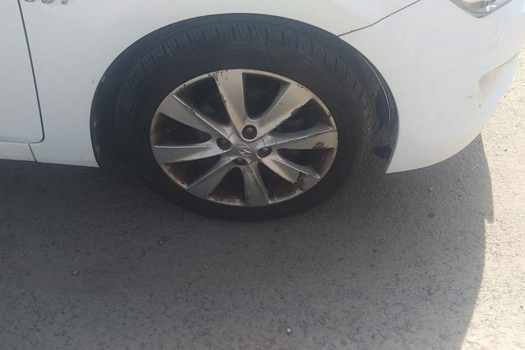 Used Hyundai Verna Ray 2014 1.6L Automatic TOP Right Front Wheel Hub