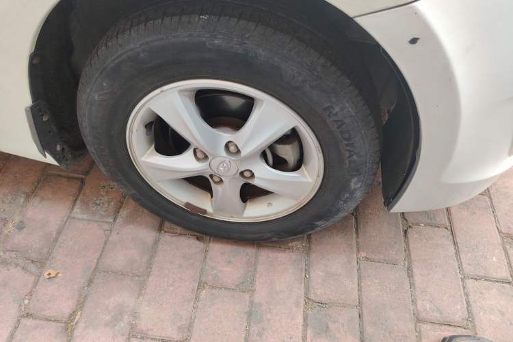 Used Hyundai Verna Ray 2014 1.4L Manual GLX Right Front Wheel Hub