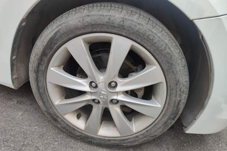 Used Hyundai Verna Ray 2014 1.6L Automatic TOP Right Front Wheel Hub
