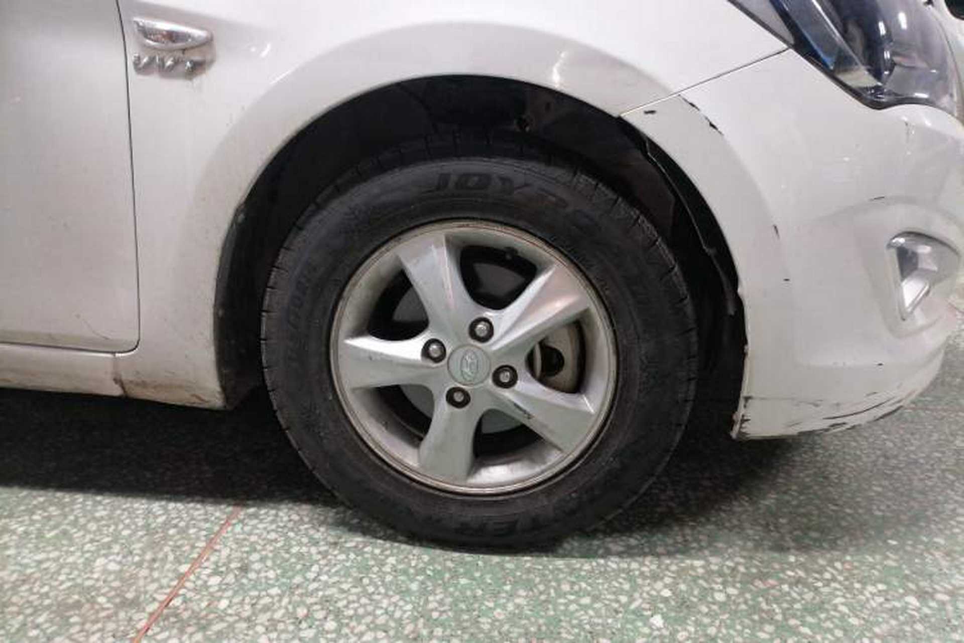 Used Hyundai Verna Ray 2014 1.4L Automatic GLX Right Front Wheel Hub