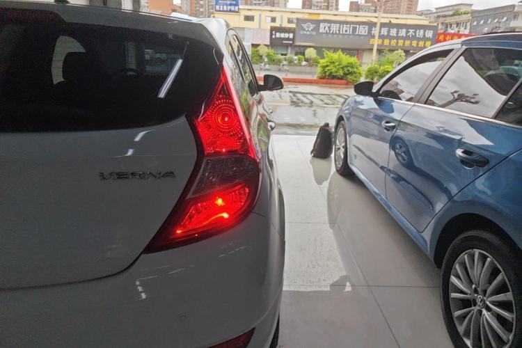 Used Hyundai Verna Ray 2014 1.4L Automatic GLX Right Rear Taillight