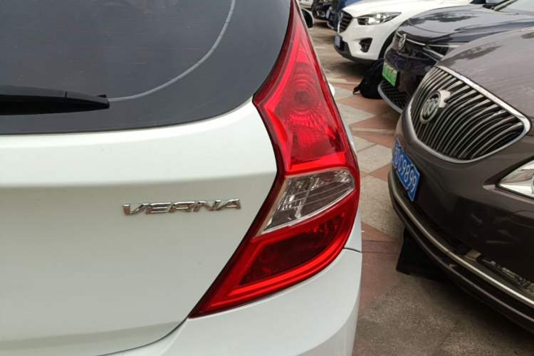 Used Hyundai Verna Ray 2014 1.4L Automatic GLX Right Rear Taillight