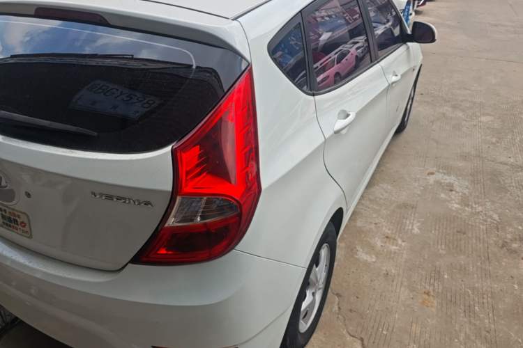 Used Hyundai Verna Ray 2014 1.4L Automatic GLX Right Rear Taillight