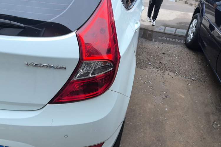 Used Hyundai Verna Ray 2014 1.4L Manual GLX Right Rear Taillight