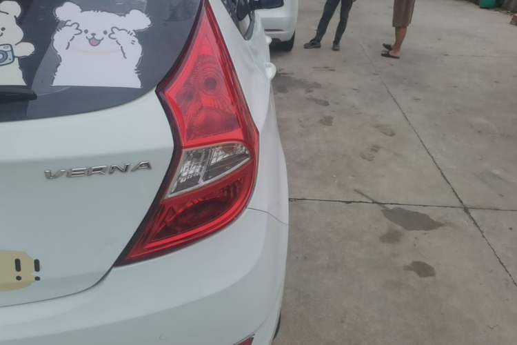 Used Hyundai Verna Ray 2014 1.4L Automatic GLX Right Rear Taillight