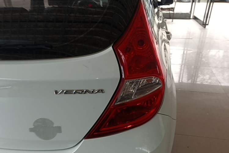 Used Hyundai Verna Ray 2014 1.4L Automatic GLX Right Rear Taillight