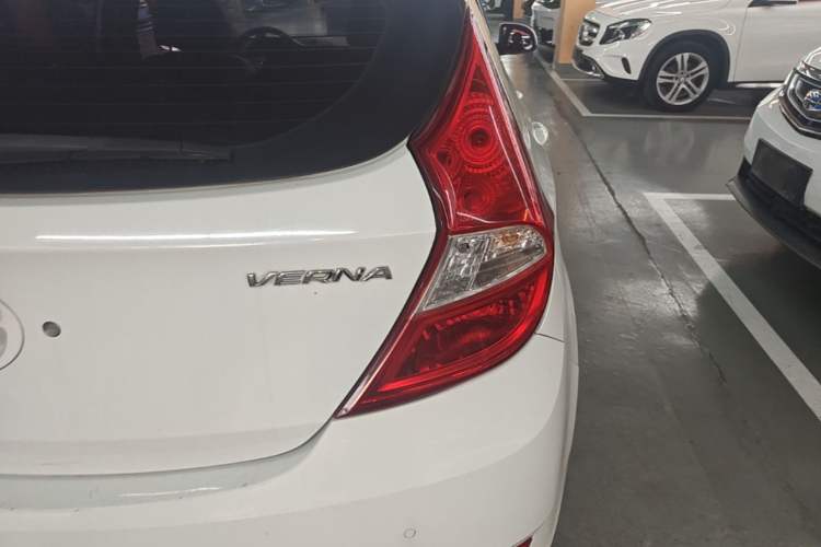Used Hyundai Verna Ray 2014 1.4L Automatic GLX Right Rear Taillight