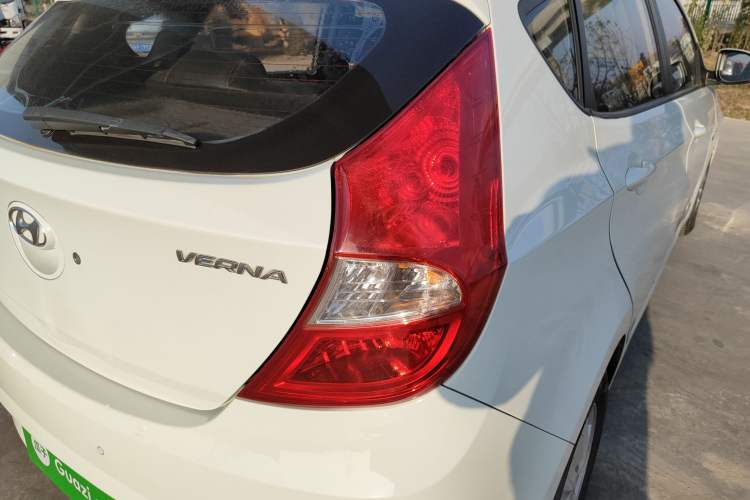 Used Hyundai Verna Ray 2014 1.4L Manual GLX Right Rear Taillight