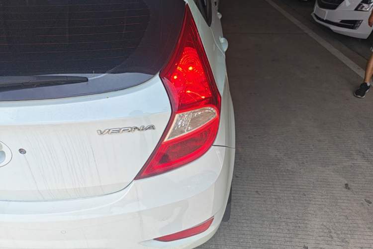 Used Hyundai Verna Ray 2014 1.4L Automatic GLX Right Rear Taillight