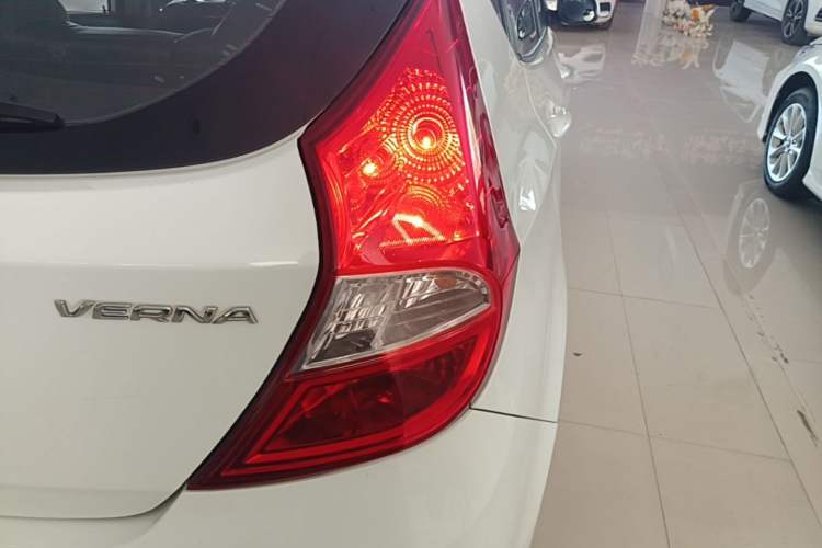 Used Hyundai Verna Ray 2014 1.4L Automatic GLX Right Rear Taillight