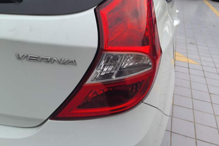 Used Hyundai Verna Ray 2014 1.4L Automatic GLX Right Rear Taillight