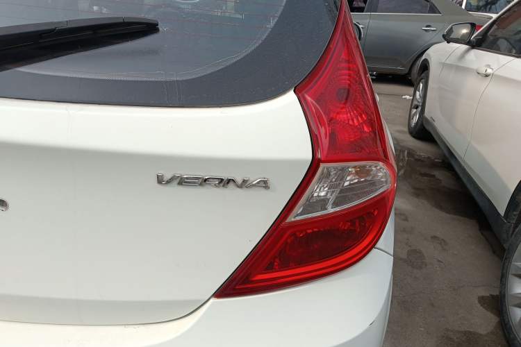 Used Hyundai Verna Ray 2014 1.4L Automatic GLX Right Rear Taillight