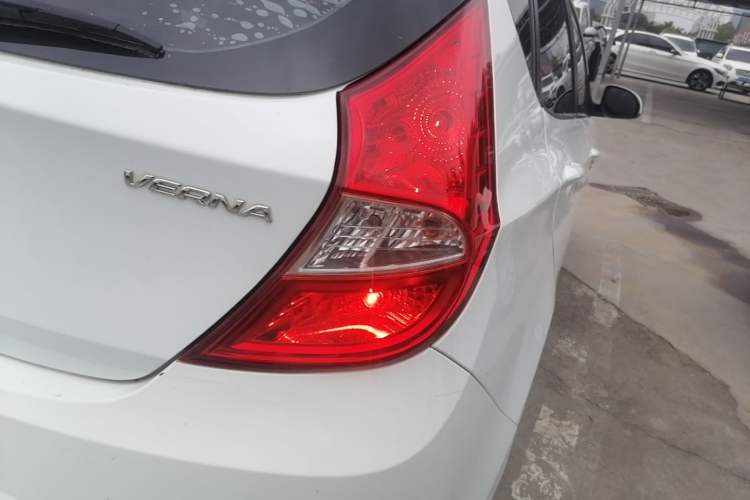 Used Hyundai Verna Ray 2014 1.4L Automatic GLX Right Rear Taillight