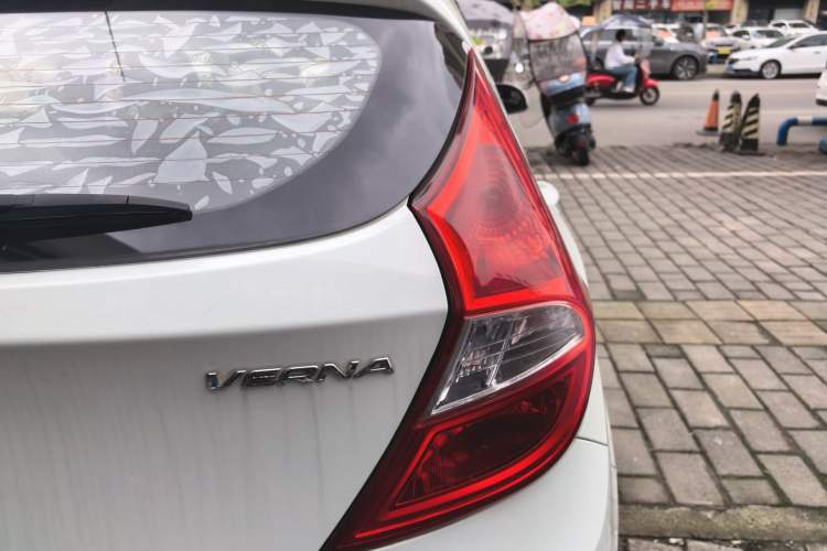 Used Hyundai Verna Ray 2014 1.4L Manual GLX Right Rear Taillight