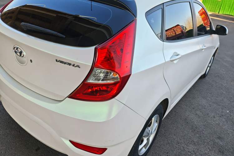Used Hyundai Verna Ray 2014 1.4L Automatic GLX Right Rear Taillight