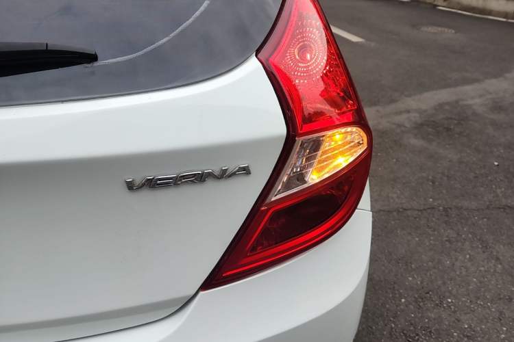 Used Hyundai Verna Ray 2014 1.4L Manual GLX Right Rear Taillight
