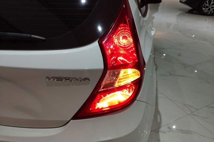 Used Hyundai Verna Ray 2014 1.4L Automatic GLX Right Rear Taillight