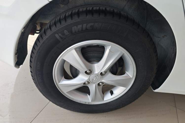 Used Hyundai Verna Ray 2014 1.4L Manual GLX Right Rear Wheel Hub