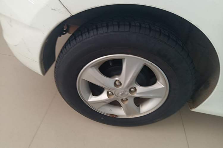 Used Hyundai Verna Ray 2014 1.4L Automatic GLX Right Rear Wheel Hub