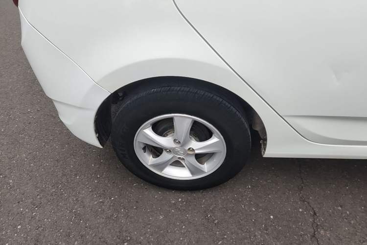 Used Hyundai Verna Ray 2014 1.4L Manual GLX Right Rear Wheel Hub
