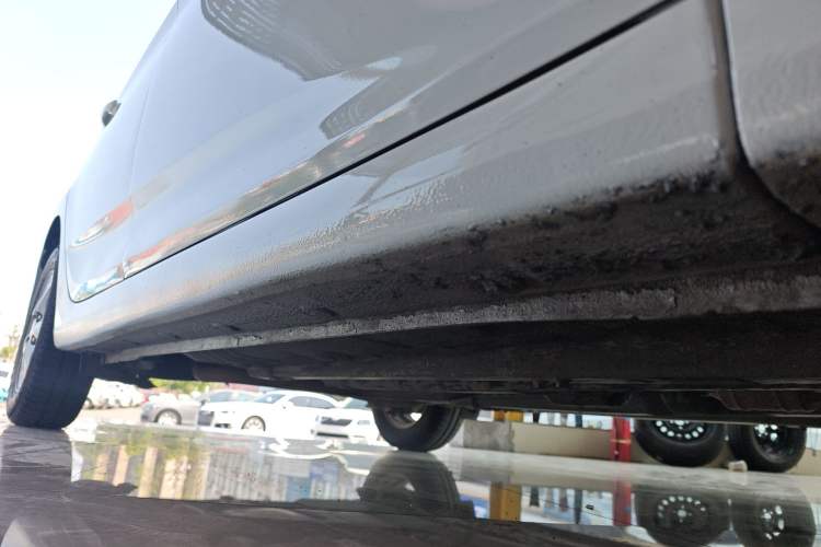 Used Hyundai Verna Ray 2014 1.4L Manual GLX Right Side Sill