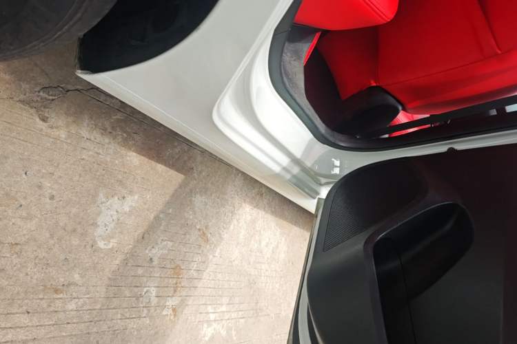 Used Hyundai Verna Ray 2014 1.4L Automatic GLX Right Side Sill