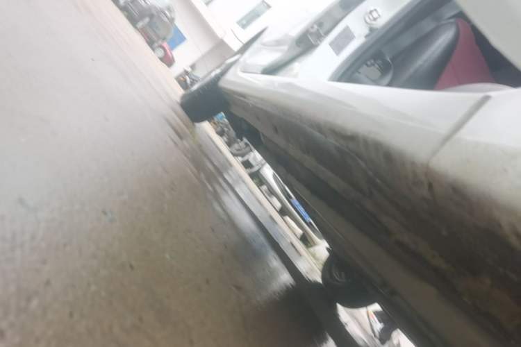 Used Hyundai Verna Ray 2014 1.4L Automatic GLX Right Side Sill