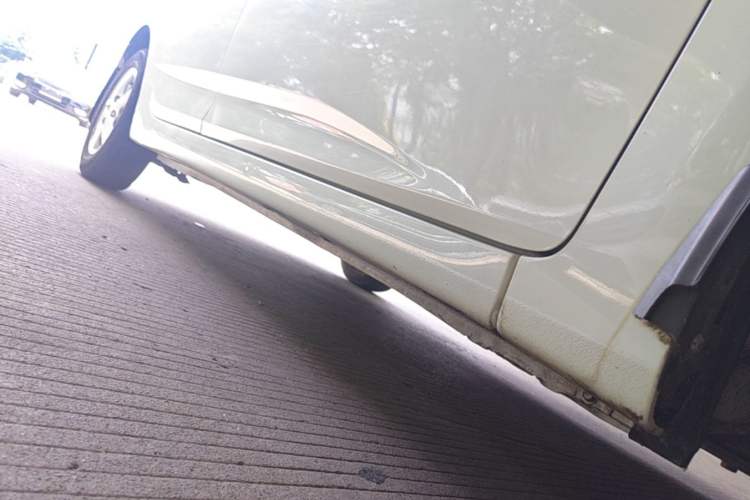 Used Hyundai Verna Ray 2014 1.4L Automatic GLX Right Side Sill