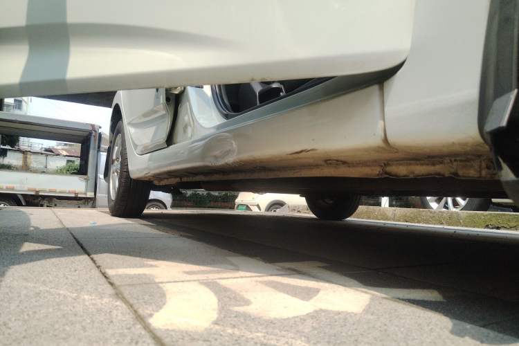 Used Hyundai Verna Ray 2014 1.4L Automatic GLX Right Side Sill